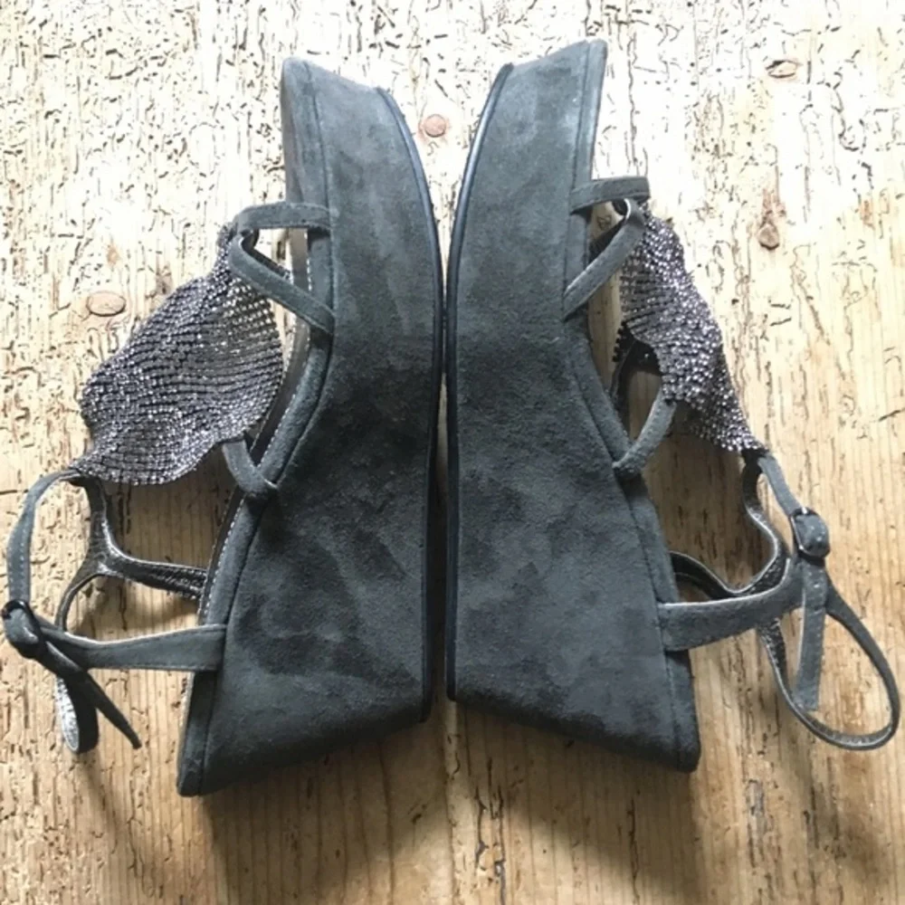 New NWOT Lola Cruz Crystal Mesh Rhinestone Suede Platform Wedge Formal Sandal